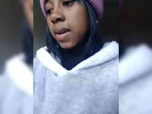 Candis18 webcam