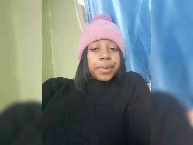 Candis18 webcam