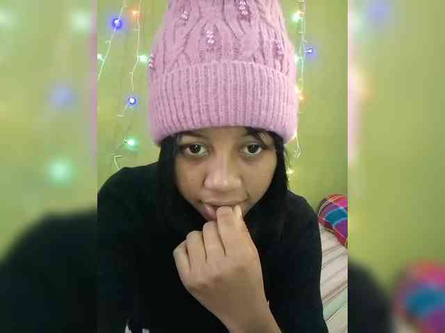 Candis18 webcam