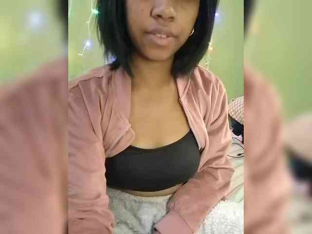 Candis18 webcam