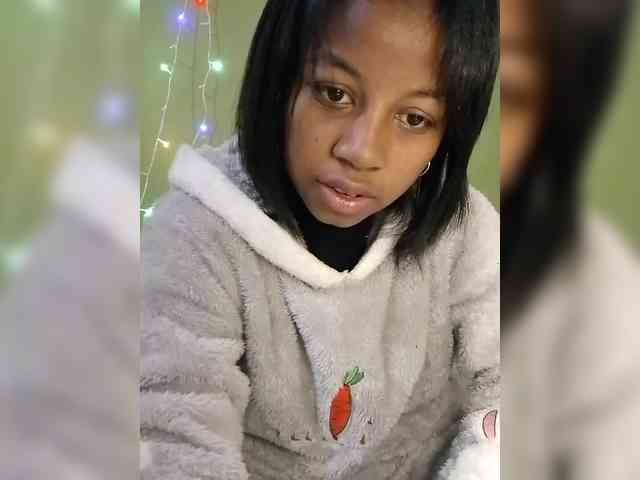 Candis18 webcam