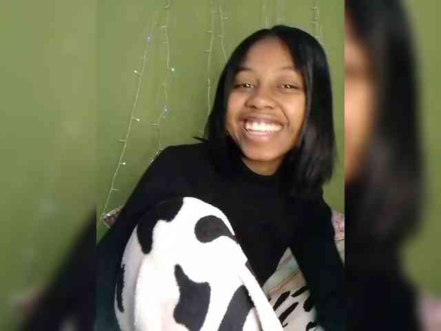 Candis18 webcam