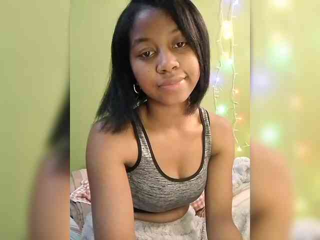 Candis18 webcam