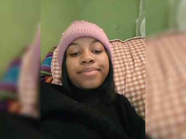 Candis18 webcam