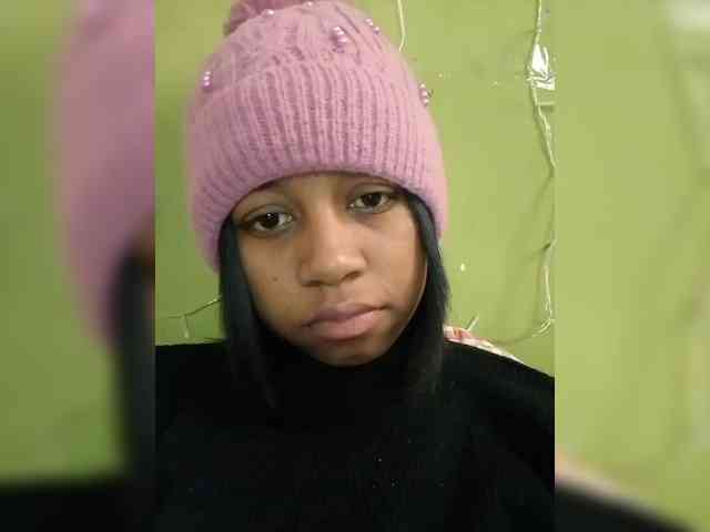 Candis18 webcam