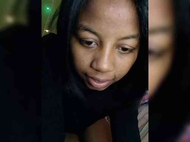 Candis18 webcam