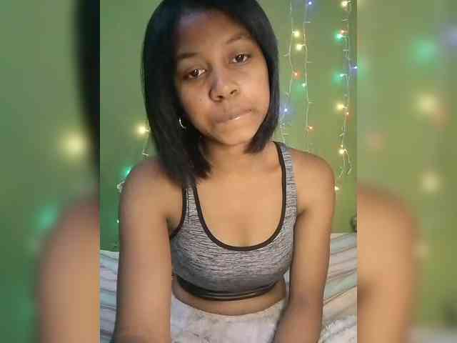 Candis18 webcam