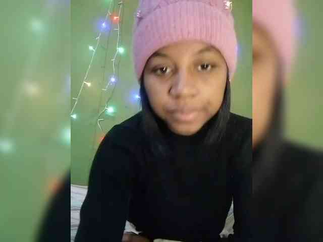 Candis18 webcam