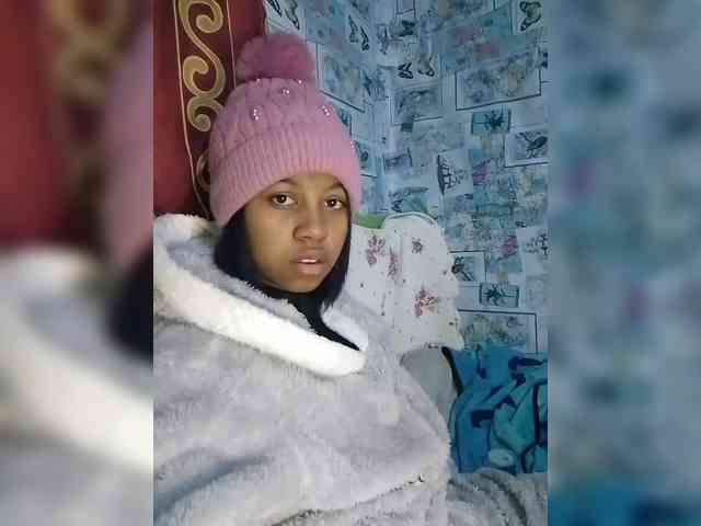 Candis18 webcam