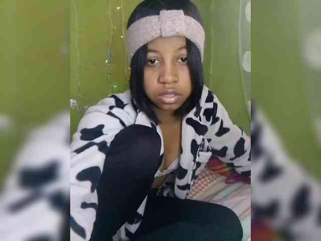 Candis18 webcam