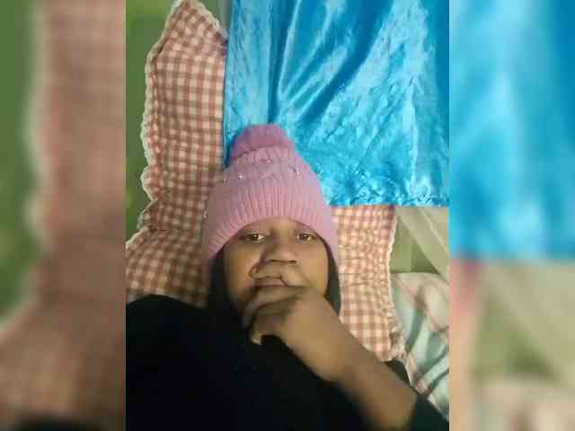 Candis18 webcam