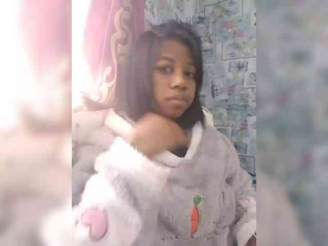 Candis18 webcam