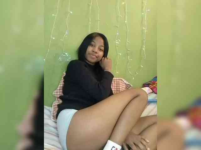 Candis18 webcam