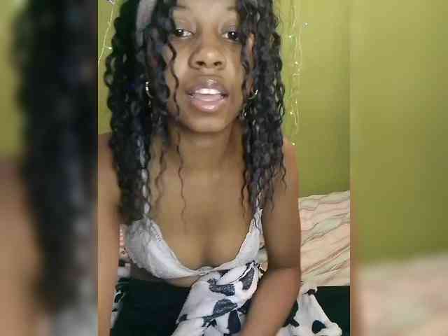 Candis18 webcam