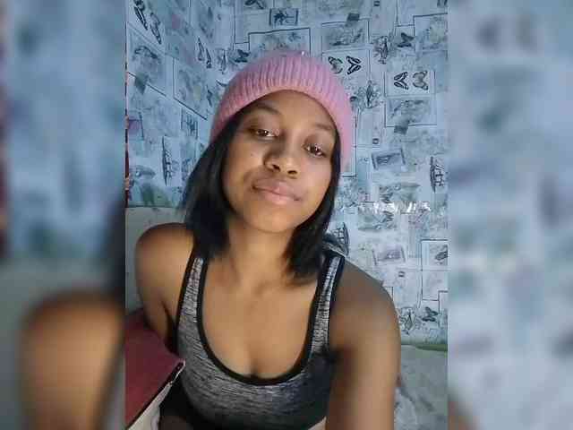 Candis18 webcam