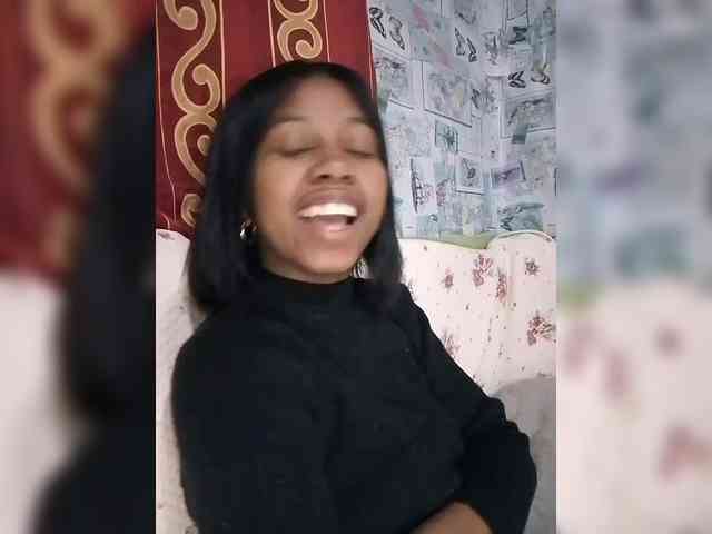 Candis18 webcam