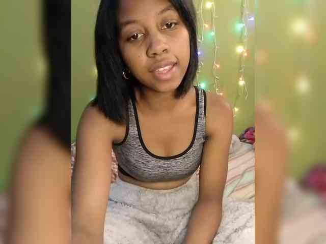 Candis18 webcam