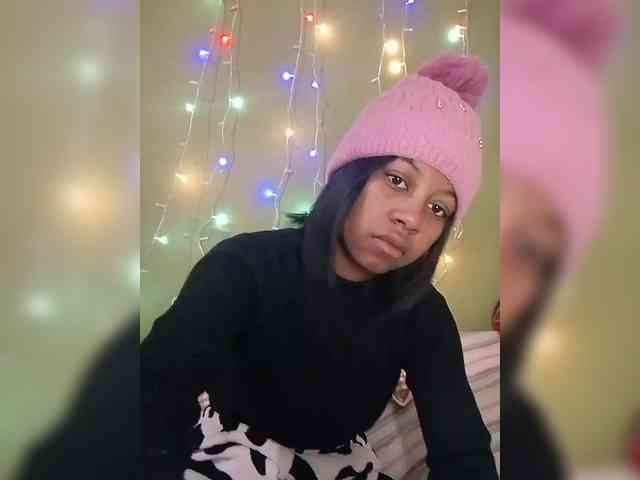 Candis18 webcam