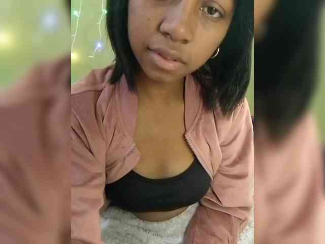 Candis18 webcam