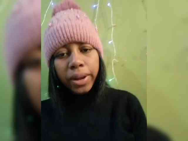 Candis18 webcam