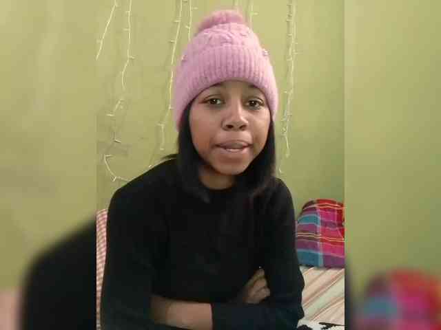 Candis18 webcam
