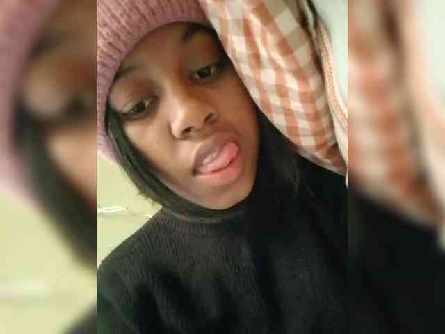 Candis18 webcam