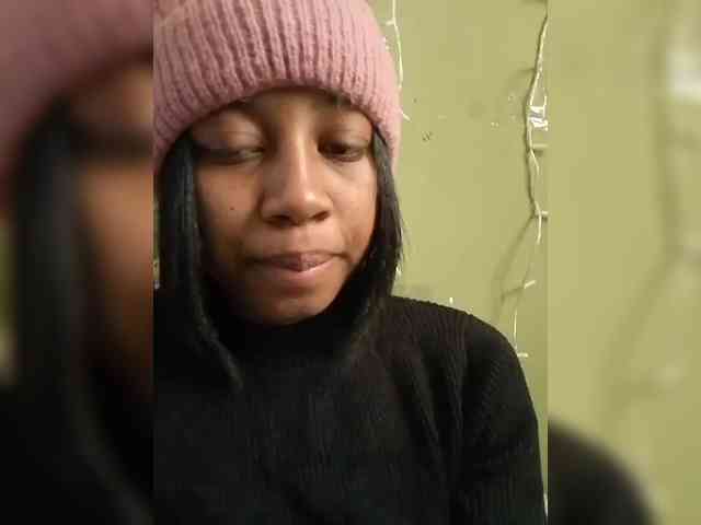 Candis18 webcam