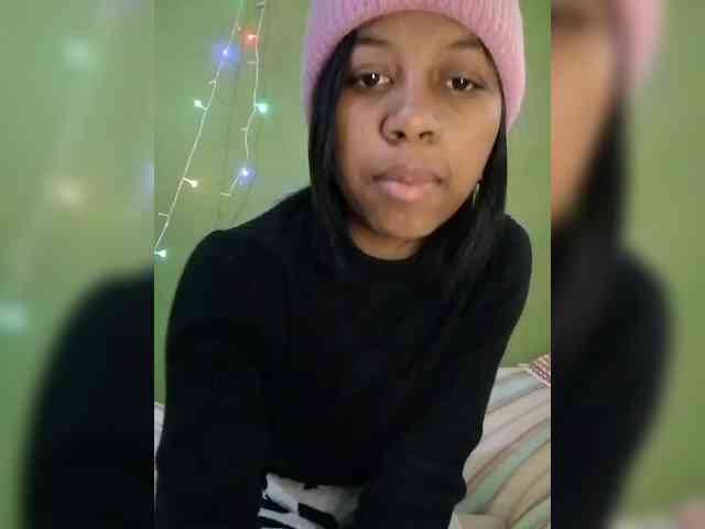 Candis18 webcam
