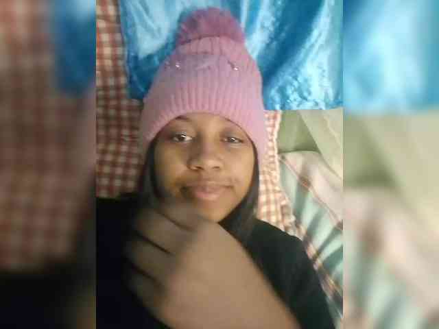 Candis18 webcam