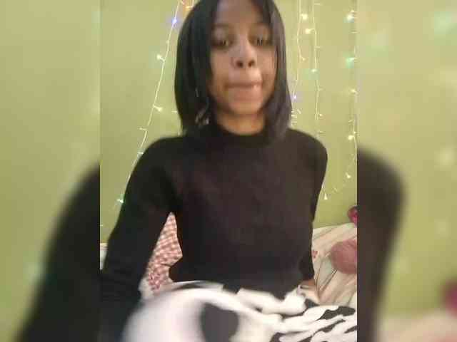 Candis18 webcam