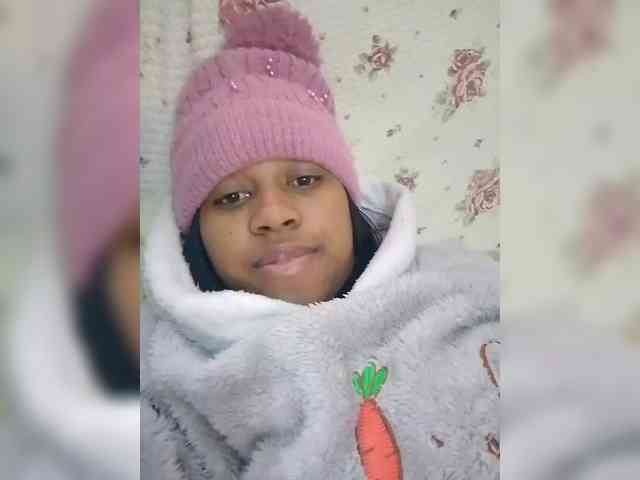 Candis18 webcam