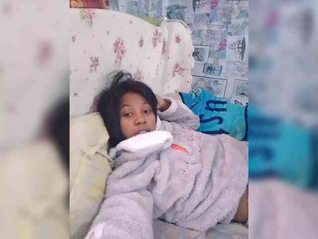 Candis18 webcam