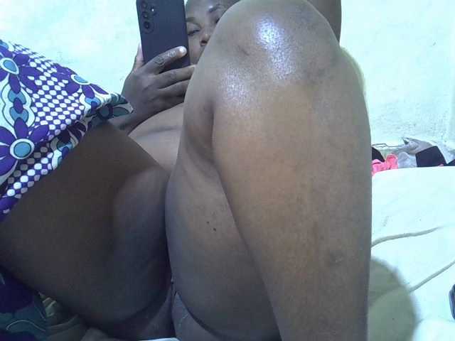 Sexybooty1's BongaCams show and profile