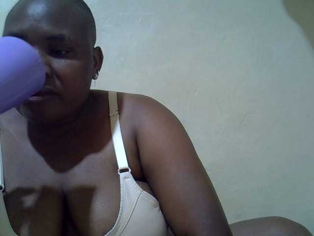 Sexybooty1's BongaCams show and profile