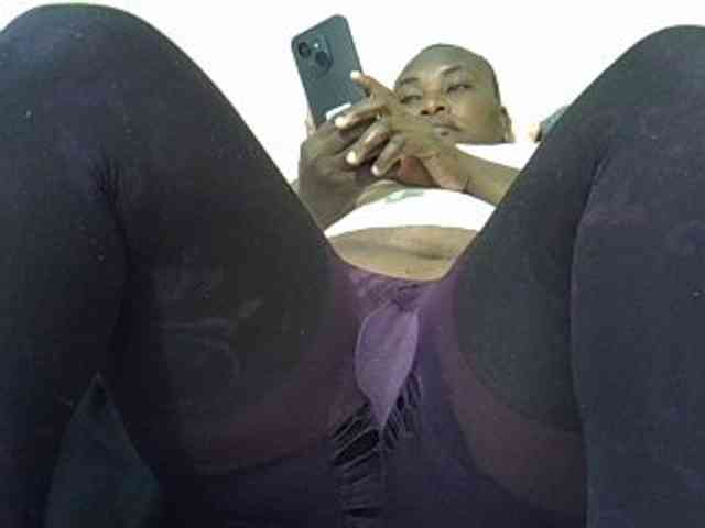 Sexybooty1 webcam