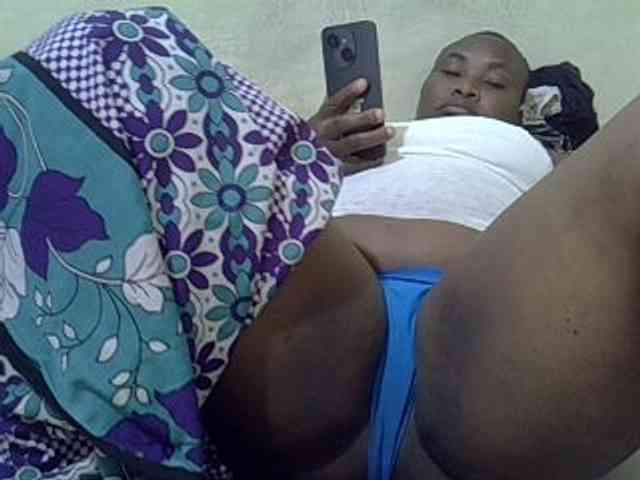 Sexybooty1 webcam