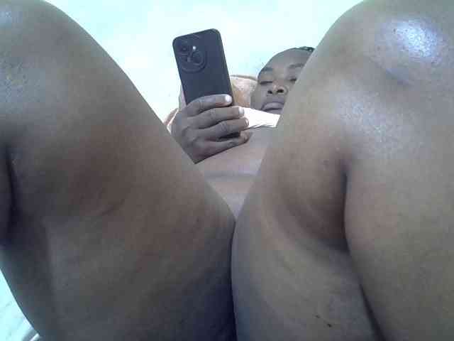 Sexybooty1 webcam