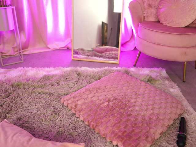 FiresBomb777's BongaCams show and profile