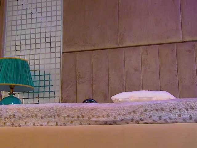 Sex chat gratuit in direct cu MiaAddison pe BongaCams