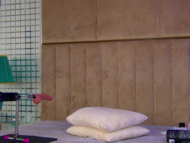 Sex chat gratuit in direct cu MiaAddison pe BongaCams