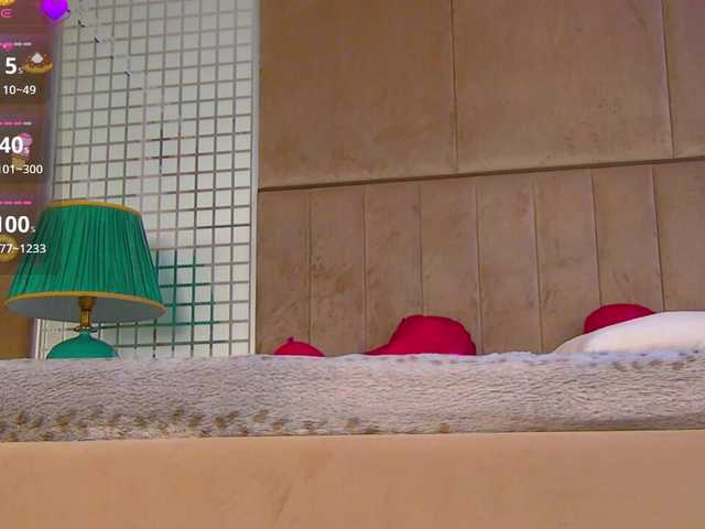 MiaAddison's BongaCams show and profile