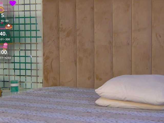 MiaAddison's BongaCams show and profile