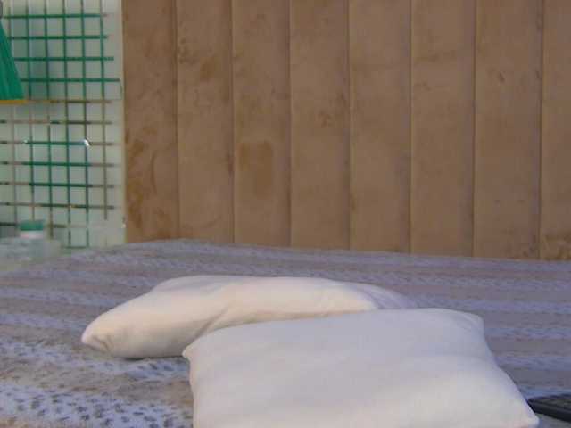 MiaAddison's BongaCams show and profile