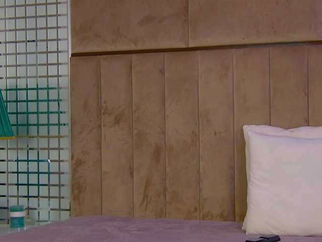 Sex chat gratuit in direct cu MiaAddison pe BongaCams