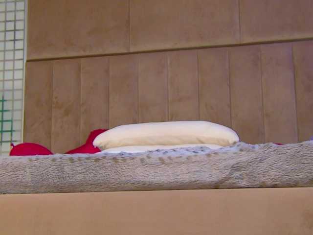 MiaAddison's BongaCams show and profile