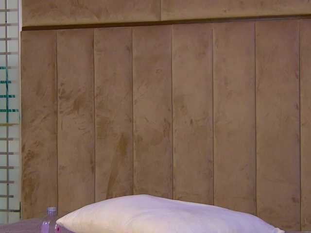 Sex chat gratuit in direct cu MiaAddison pe BongaCams