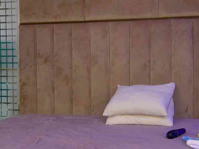 MiaAddison Live Webcam on BongaCams