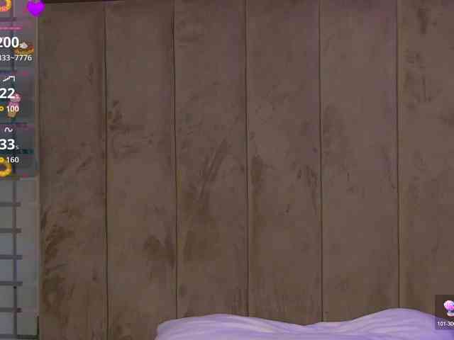MiaAddison webcam