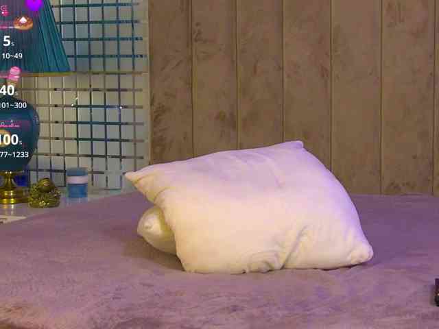 MiaAddison webcam