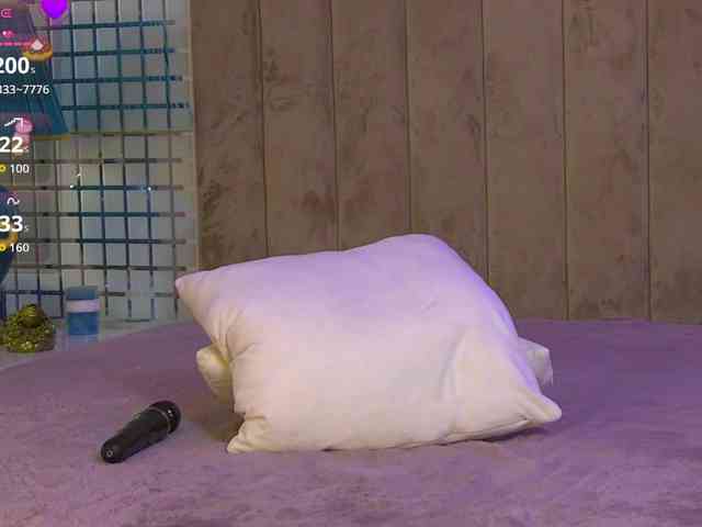 MiaAddison webcam